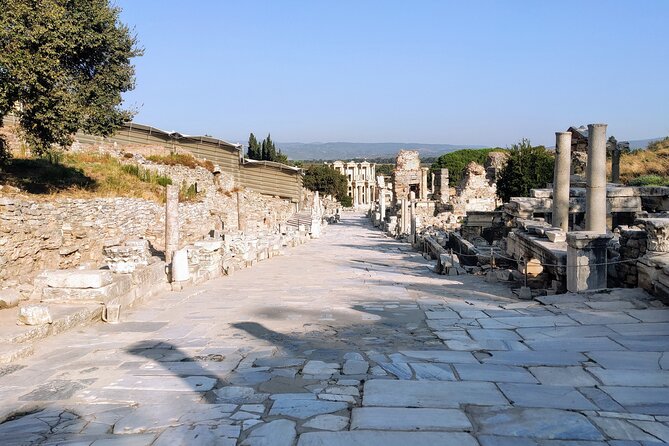 All Inclusive Private Tour to Ephesus, Artemission and Traditional Lunch - Selcuk Area: Lunch at a Rug-Weaving Village (and Time to Browse)