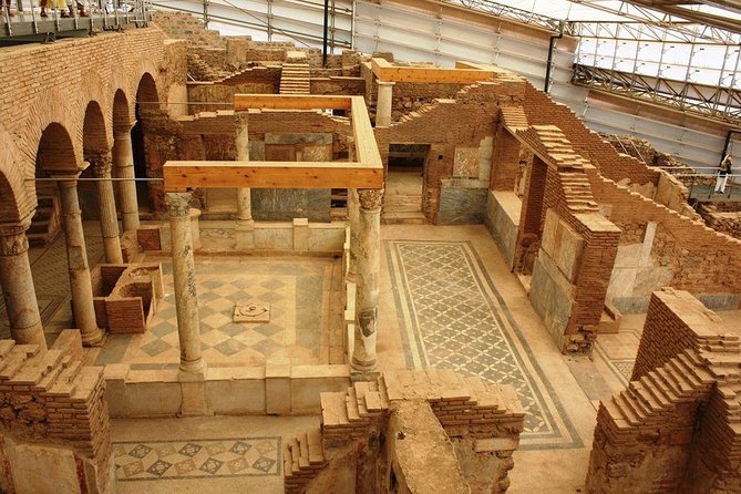 FOR CRUISERS: Best of Ephesus Tour with GUARANTEED ON-TIME RETURN - Finding your guide at the port without stress