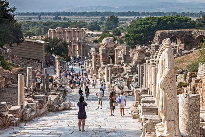 Kusadasi Ephesus Full Day Tour With Lunch & Professional Guide - Stop 5: Isabey Camii for a closer look at Anatolian architecture