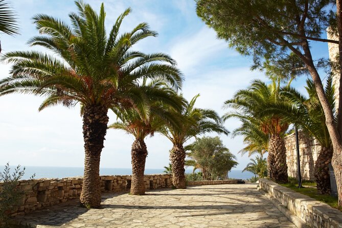 Kusadasi Legacy of the Ottomans: Exploration Game and Tour - Fountains, mosques, and small visual wins