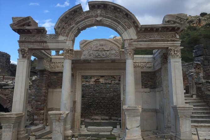 LESS Walking Tour : Private Ephesus, House of Virgin Mary, Temple - What the schedule feels like during the day