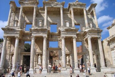 NO HIDDEN FEES: PRIVATE / GRP. Ephesus, House of Mary - 4 Tours - Meeting your guide at Kusadasi port without the stress spiral