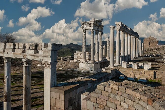 Pergamon&Asklepion Day Tour from Kusadasi / Izmir - Pergamon Ancient City: Acropolis Views and the Altar of Zeus