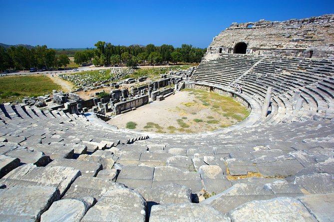 Priene Miletos Didyma (PMD) Tour From Kusadasi Port / Hotels - Priene’s Grid City: A Planned Ancient Town at the Foot of a Wall