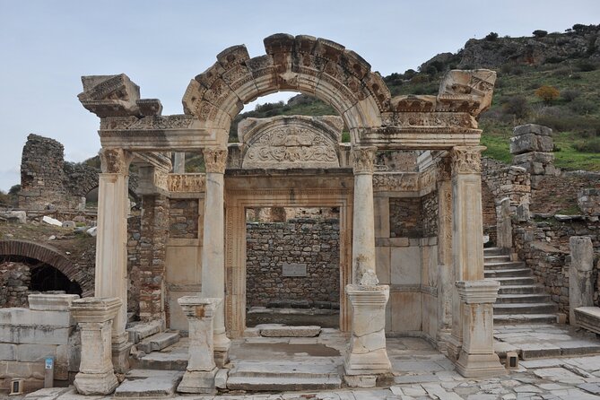 Private Ephesus Shore Excursion From Kusadasi Port - Getting From Kusadasi Port: The AC Deluxe Van Routine