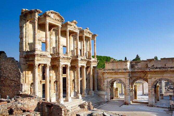 Private Ephesus Tour from Kusadasi - Entering Ephesus with a guide instead of a map