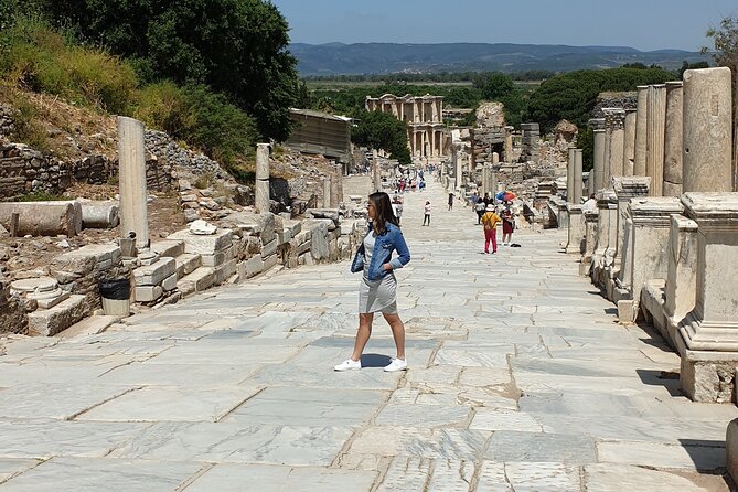 Private Full-Day Biblical Ephesus Tour From Kusadasi - Meryemana (House of the Virgin Mary): your first calm stop