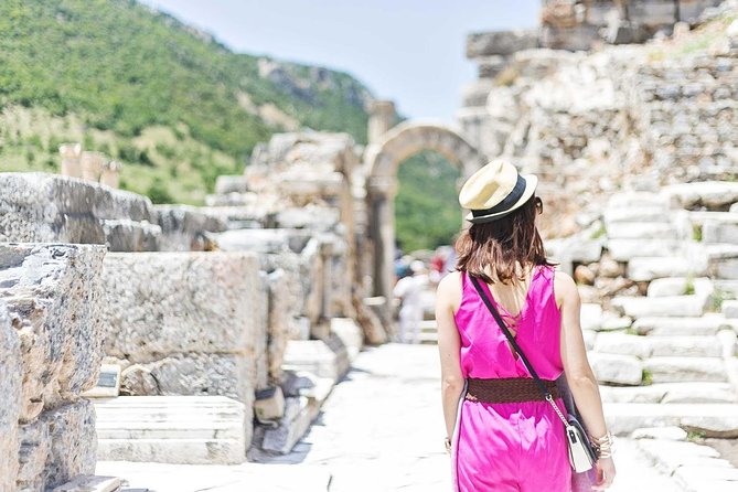 Private Van for Ephesus Tour from Kusadasi Port - Your guide and the smoothness factor (names that show up)