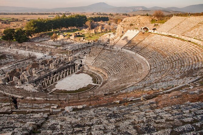 SKIP-THE-LINE: 4 Hours Ephesus Tour ONLY FOR CRUISERS from PORT - Golden Fringe Carpet Weaving School: A Pause That Doesn’t Feel Random