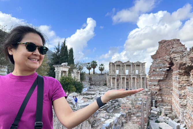 Time Travel in Ephesus: Affordable and Spectacular Experience - Ancient City of Ephesus: the downhill walk and the major monuments