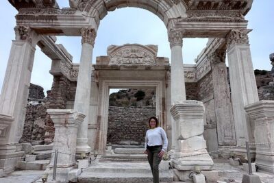 Time Travel in Ephesus: Affordable and Spectacular Experience - Meeting your guide at the Kusadasi cruise port exit