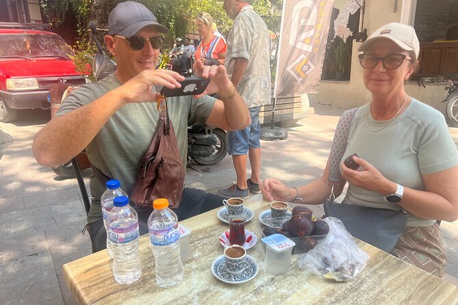 Walking KUSADASI Gastro City Tour - A mosque visit with a Turkey-shaped viewpoint (and practical questions)